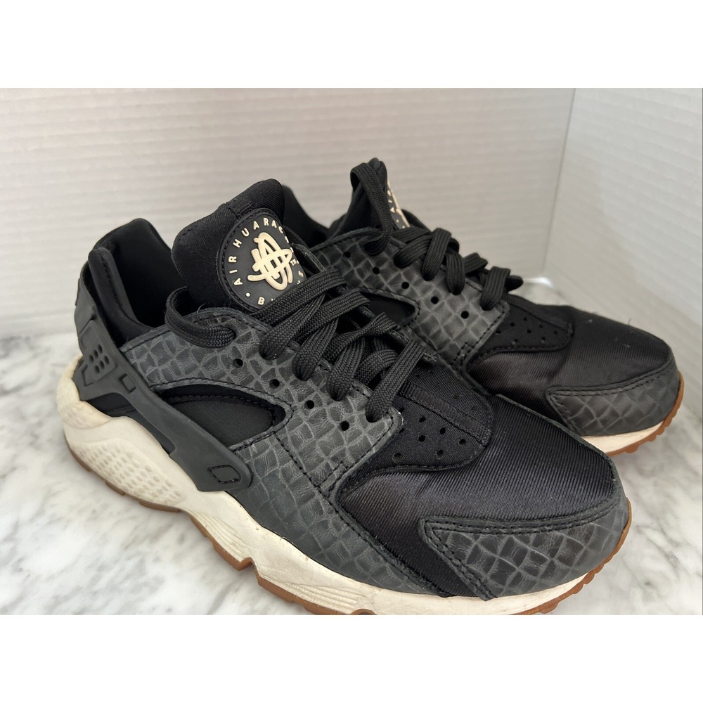 NIKE AIR Womens HUARACHE RUNNING‎ SHOES BLACK/WHITE SIZE 7